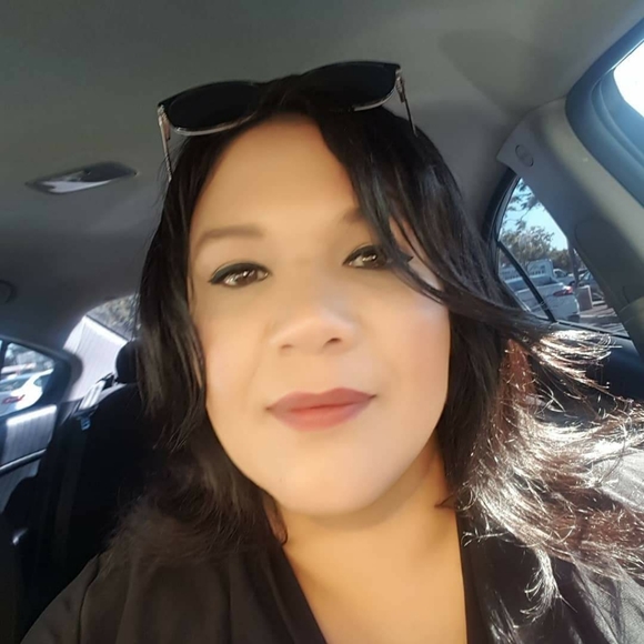 Meet your Posher, Pam - Picture 3 of 6